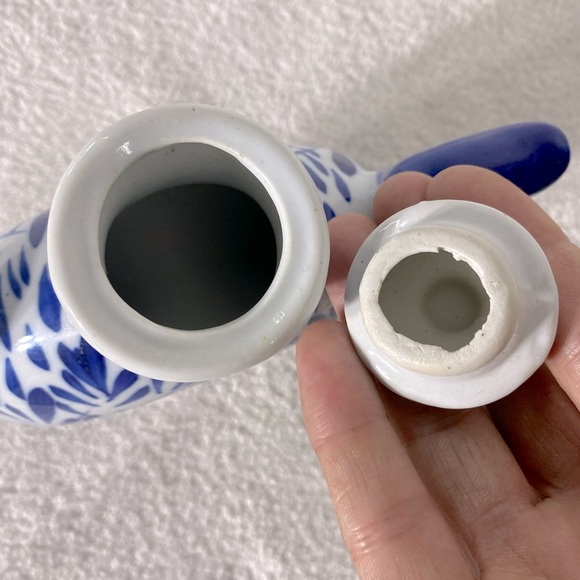 Vintage Blue White Ceramic Floral Donut Shaped Teapot - Picture 12 of 13